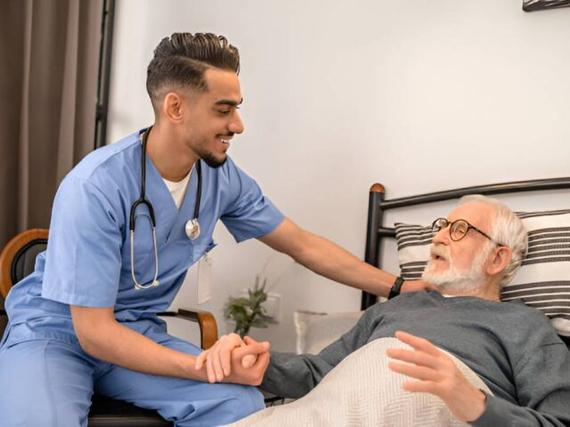 Home Health Aide vs Personal Care Aide: What’s the Difference?